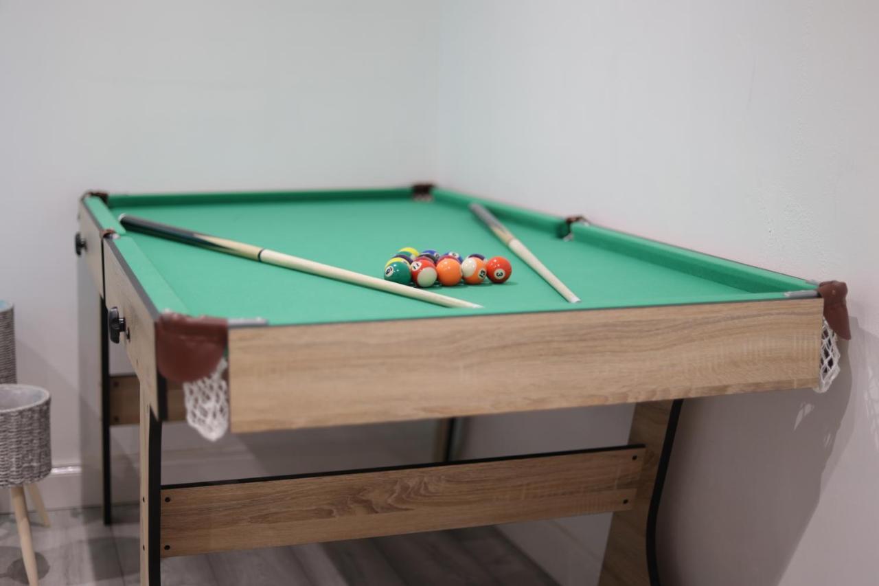 5 Bed Town House Within City Centre And Sleeps Up To 11 With Sky And Netflix เบอร์มิงแฮม ภายนอก รูปภาพ