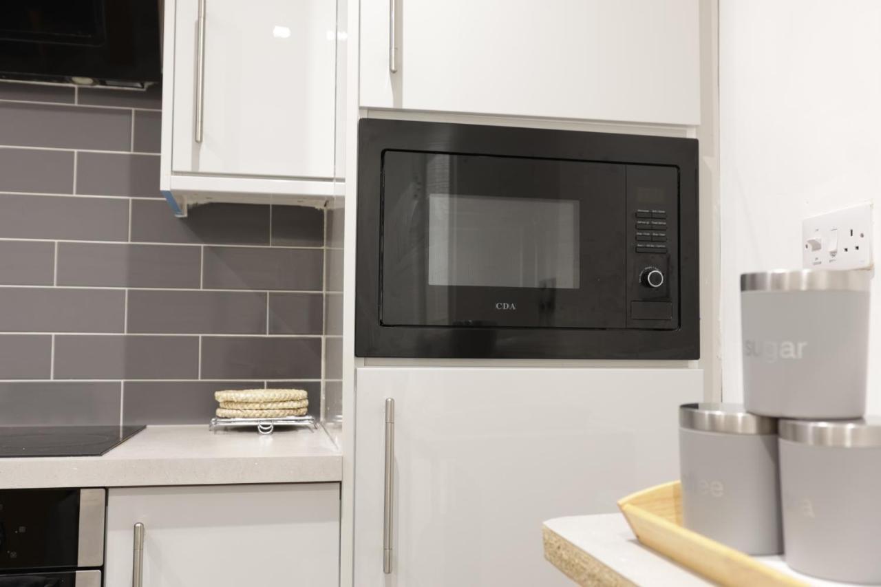5 Bed Town House Within City Centre And Sleeps Up To 11 With Sky And Netflix เบอร์มิงแฮม ภายนอก รูปภาพ